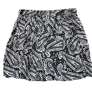 American Eagle Outfitters Black and White Paisley Mini Skirt Size SP